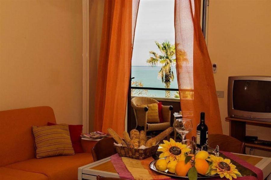 Residence Eloisa Appartamenti Balestrate Εξωτερικό φωτογραφία